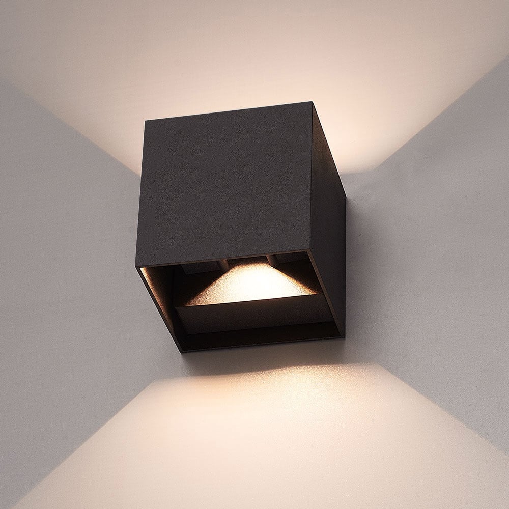 Lunova – Smart LED wall light for indoor & outdoor use