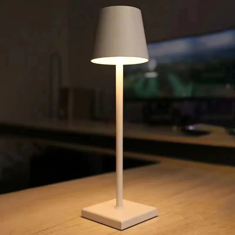 Kasi - Battery-powered table lamp with touch