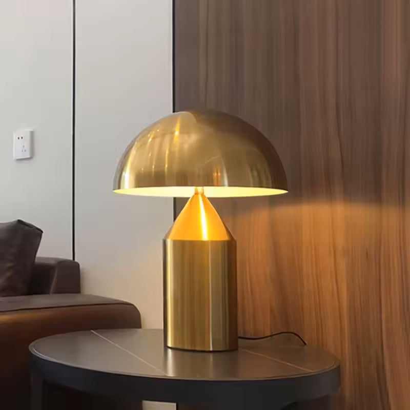 Altessa Oro – Elegáns luxus asztali lámpa arany
