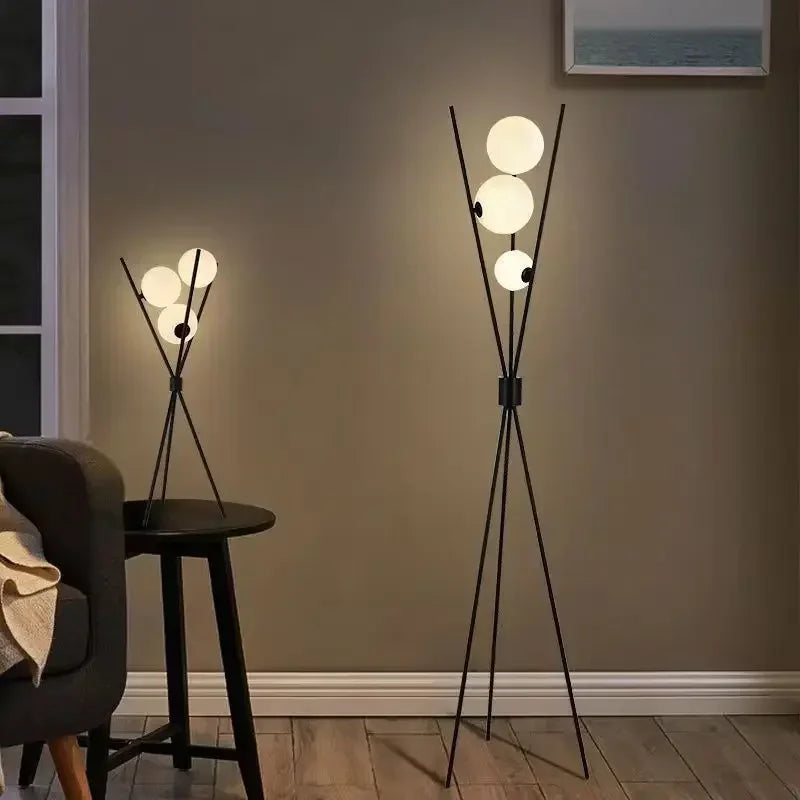 Viona - Stehlampe LED-Bodenleuchte mit Glaslampenschirmen