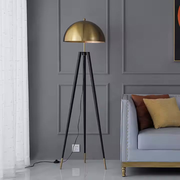 Solano Coyote - Luxus Stehleuchte Gold/Schwarz