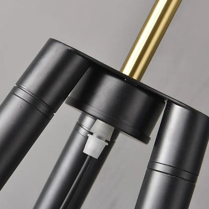 Solano Coyote - Luxus Stehleuchte Gold/Schwarz