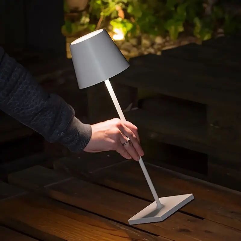 Kasi - Battery-powered table lamp with touch